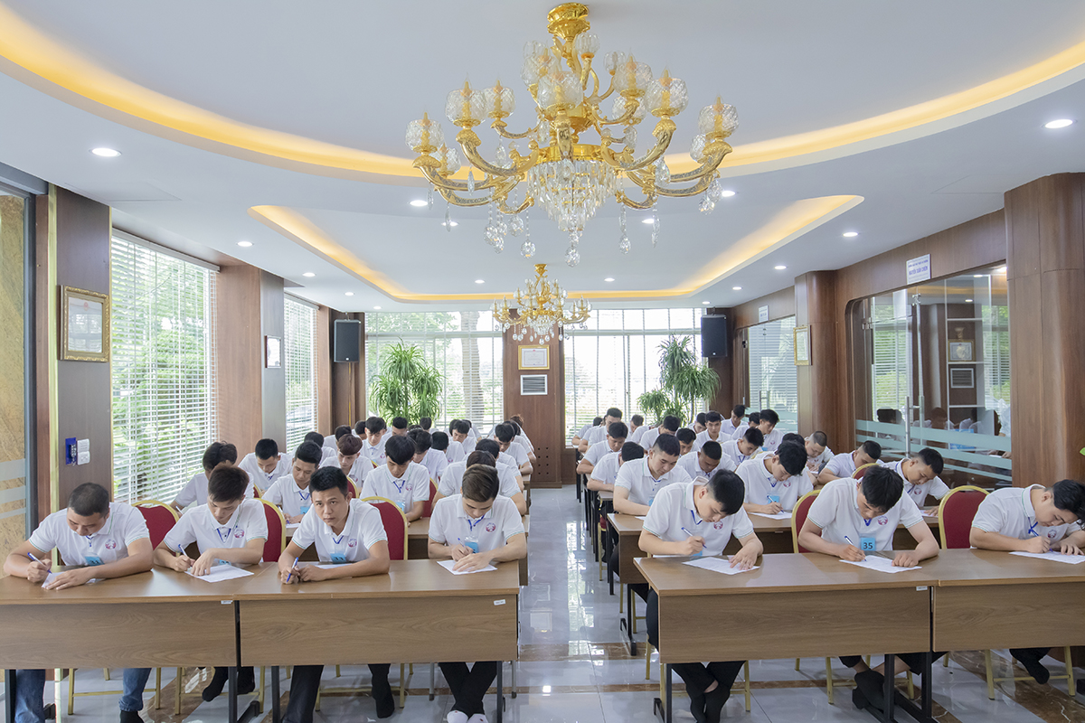 CUNG ỨNG LAO ĐỘNG TRONG NƯỚC
